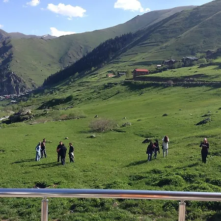 Yedigoller & Restaurant Hotel Uzungol