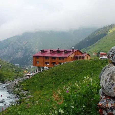 Yedigoller & Restaurant Hotel Uzungol